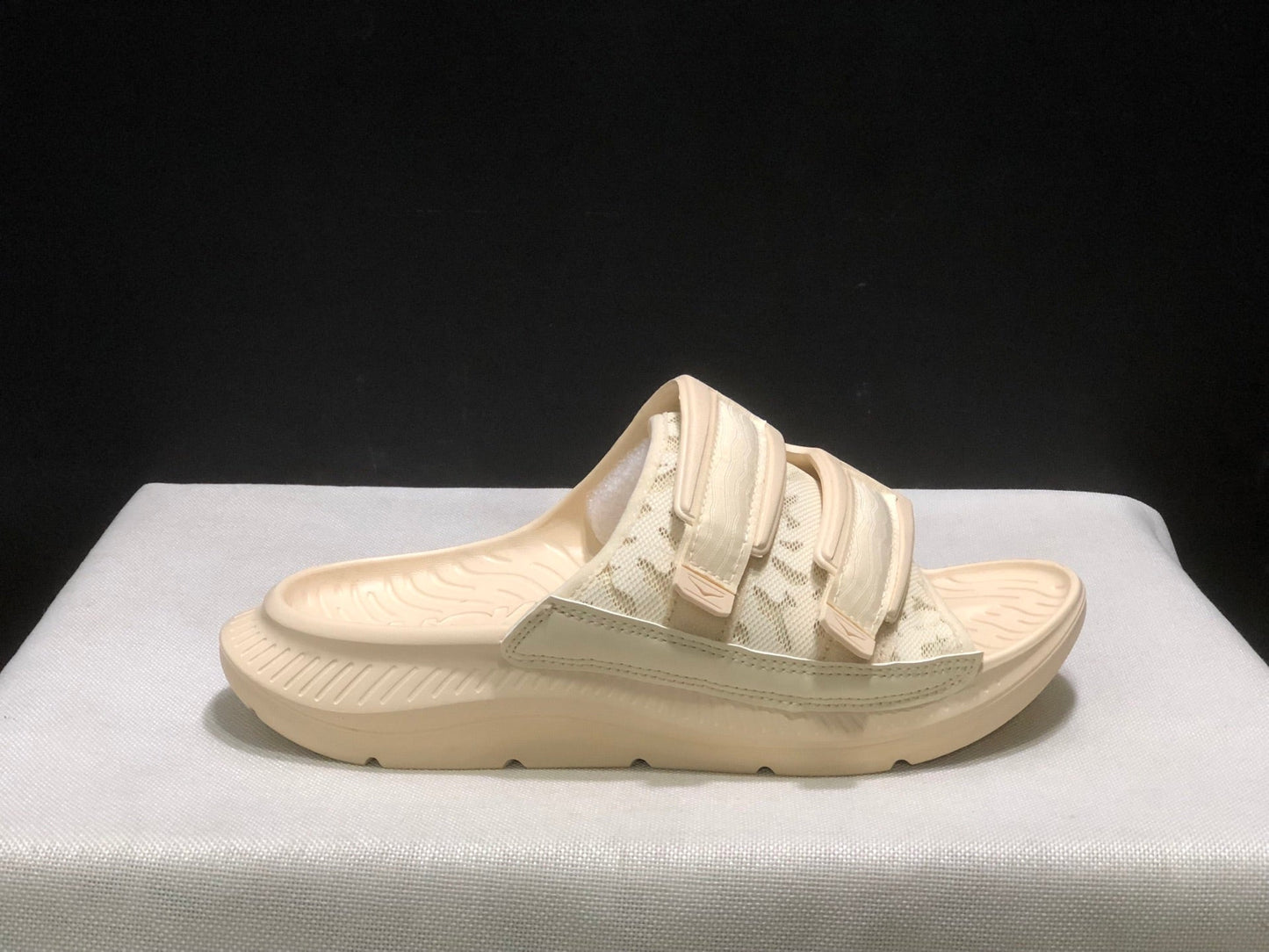WTAPS x HOKA ONE ONE ORA Luxe