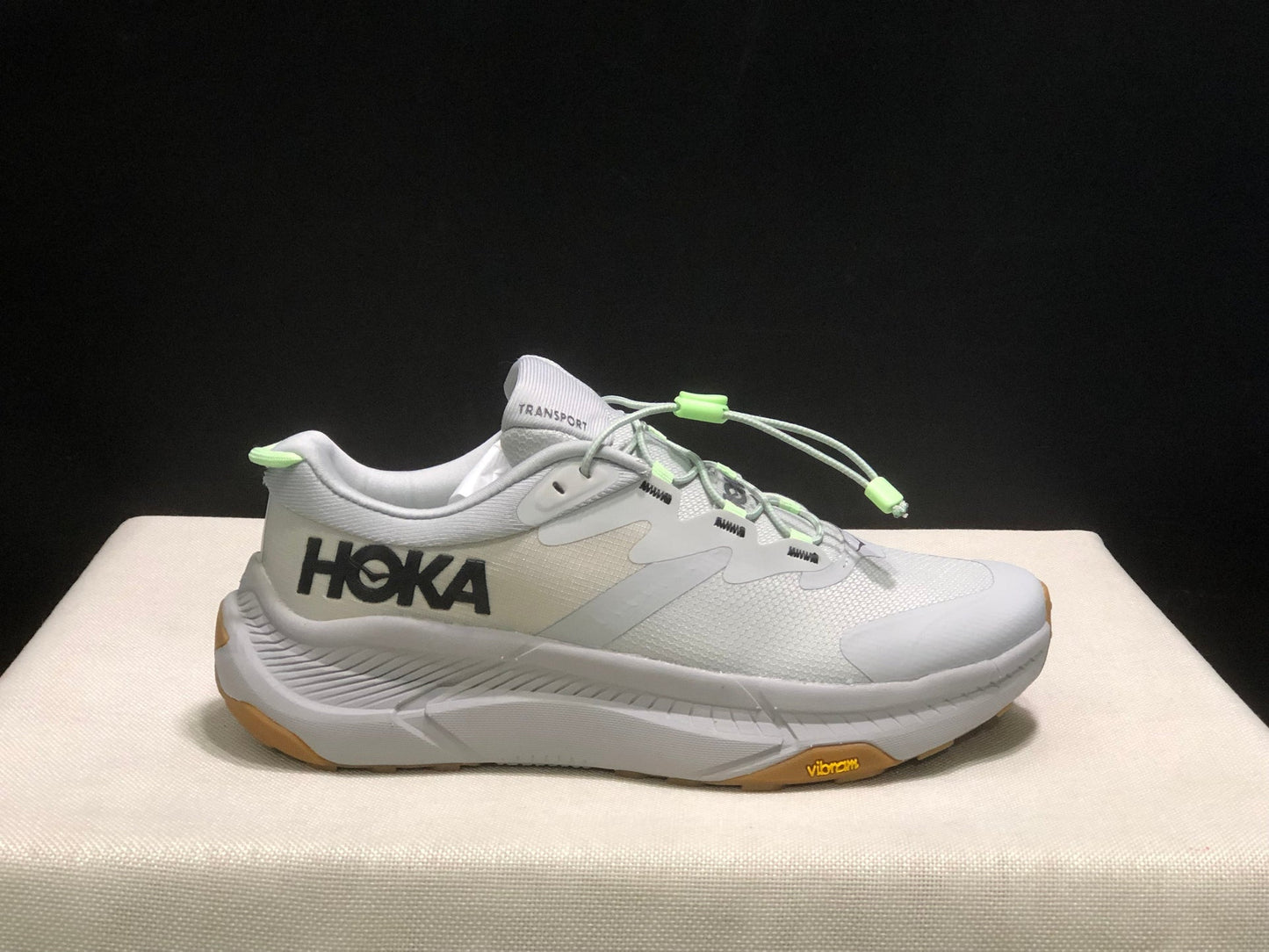 HOKA ONE ONE SKYFLOW